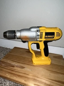 Trapano a percussione DeWalt DW006 senza accessori SOLO STRUMENTO - Foto 1 di 6