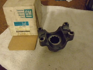 gm chevy gmc truck t 20 differential yoke 1973 1974 # 6259082 nos - Picture 1 of 3