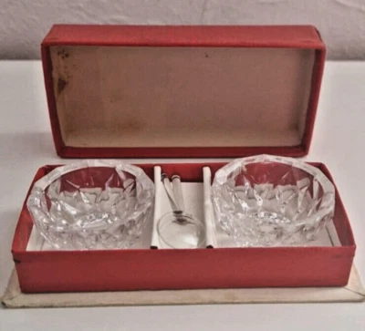 Anciens salerons en Crystal vintage avec cuillères dans coffret - Photo 1/4