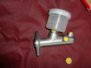 1965 80 Renault 12 Brake Master Cylinder with reservoir Jar - Picture 1 of 5