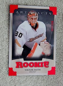 Victor Fasth 13/14 UD Artifacts Red Rookie Card #167/299 Anaheim Ducks - Imagen 1 de 1