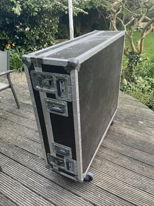 Large Flight Case On Wheels With Cable Tray 115x97x34cm - Picture 1 of 5