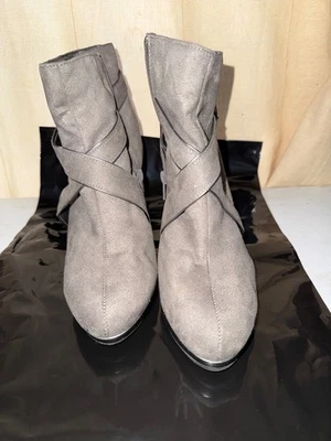Christian Siriano Gris Gamuza Tacón Alto Botines Cremallera - 7.5M Foto 1 de 4