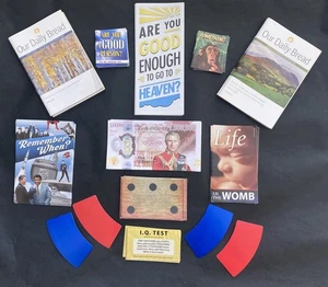 Lot of 79 Christian Bible Tracts Booklets Variety Living Waters Daily Bread - Bild 1 von 15