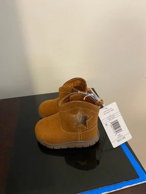 BOTAS NUEVAS PARA BEBÉ NIÑA TALLA 3 SUELA SUAVE CARTER-MARRÓN Foto 1 de 4