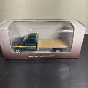 Camion pianale pressofuso Ford F-350 Menards 1/48 di Menards Gold Line collezione - Foto 1 di 6