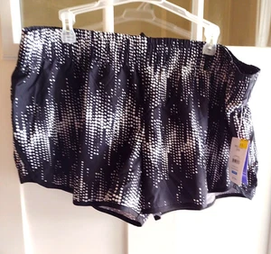 Neu mit Etikett Danskin Now Damenshorts XXL schwarz/weiß Innenfutter lockere Passform versteckte Tasche - Bild 1 von 6