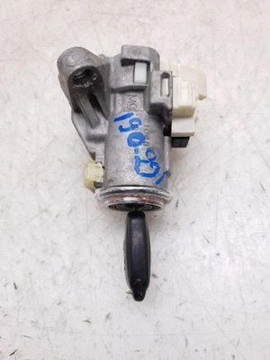 12-17 TOYOTA CAMRY CONVENTIONAL IGNITION SWITCH WITH KEY - Image 1 of 4