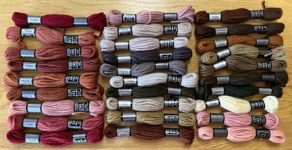 Tapiz Laine DMC 100 % HILO lana ~ Lote de 29 madejas rojas/rosadas/marrones/naranja ~ crewel Foto 1 de 4