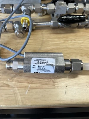 Gems Sensors FS-480 2.00 GPM  20VA 120VAC-240VAC Flow Switch - Image 1 of 4