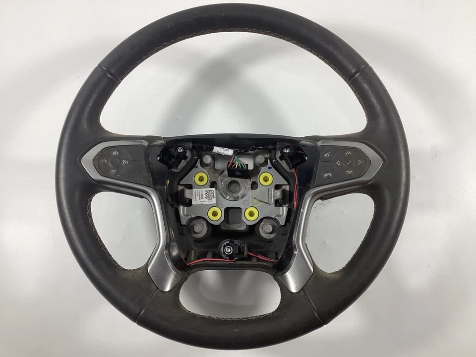 Volante Chevrolet Equinox 2015-2019 con interruptores controles 23278606 OEM. Foto 1 de 4