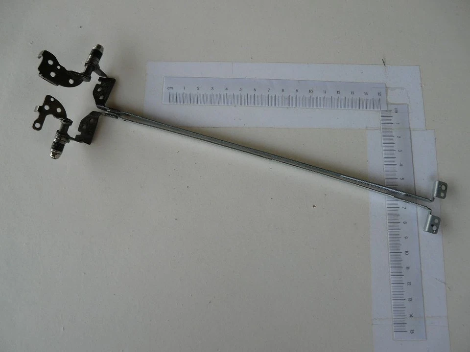 Displayscharniere Links Rechts aus einem HP Pavilion G7-1026sg  - Bild 1 von 1