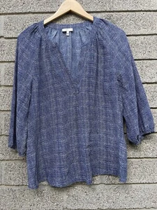 Joie Textural Print Addie B Blouse in Navy Blue Medium M 100% Silk Career Preppy - Picture 1 of 11