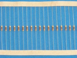 100 Kohleschichtwiderstände 15 Ohm / 0,25 W / 5% - Bild 1 von 1