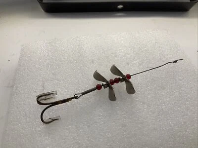 Señuelo giratorio de bajo en línea desconocido de colección hojas inusuales Foto 1 de 4