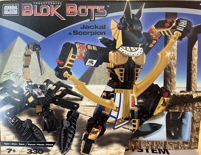 Mega Bloks 9352- Transforming Blok Bots Scorpion and Jackal. NEW FREE SHIPPING - Image 1 of 4