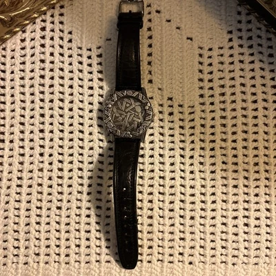 JOHN HARDY LARGE STERLING SILVER 925 WATCH . MODEL#4874 . MINT CONDITION - Image 1 of 4