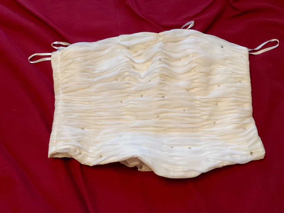 Wedding Dress size 20-22 very glam  - Image 1 of 4