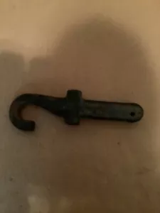 99-07 Chevrolet Silverado Front Driver Side Tow Hook 15020940 - Picture 1 of 4
