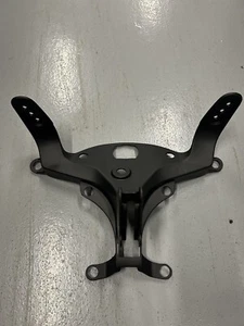 07-08 2007 2008 YAMAHA R1 YZF-R1 Upper Fairing Stay Cluster Bracket Speedo 89 - Picture 1 of 4