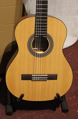 Guitare de Concert pour Enfants Salvador 1/2 Taille Très Bon Finition Exposants - Photo 1/4