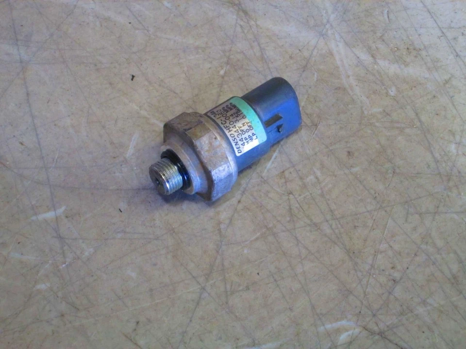 03 04 05 06 07 08 Interruptor de presión de CA de fábrica Toyota Matrix Foto 1 de 1