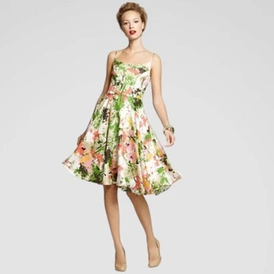 Vestido Milly NY Seda Calce y Acampanado Colorido Estampado Floral Talla 8 Fiesta Femenino Elegante  Foto 1 de 4