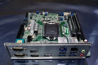 Placa madre Mini-ITX ASROCK IMB-1220-D 8 GB de RAM para Intel Core 10ª generación Foto 1 de 4