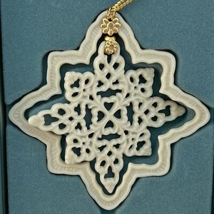 Lenox China Winter Wonders SNOWFLAKE 3D Xmas Tree Ornament Mobile Twirls Spin 93 - Picture 1 of 5