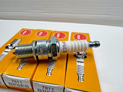 NUEVO Juego de 4 Bujías Genuinas NGK BP6ES (7811) Yamaha XS1100 1978-1983 Foto 1 de 4