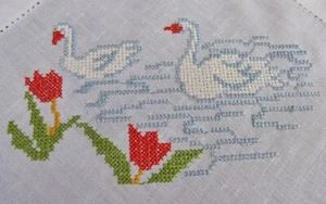 Set of 4 Hand Cross Stitched Swans on White Linen Napkins - Picture 1 of 4