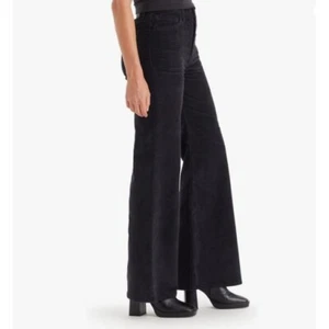 Pantalones de mezclilla para mujer Levi's negros Ribcage Bell tiro alto pierna acampanada pana talla 31x32 - Imagen 1 de 8