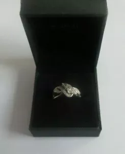 Sterling Silver Hallmarked 4.25g Womens Ring With Diamond Specs Ring Size L 1/2 - Picture 1 of 6