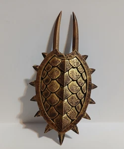 Savage Crucible 6" 1:12 Spiked Scaled Shield Harvinger Studios en muy buena condición - Imagen 1 de 5