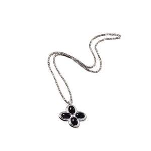 Trendy Crosses Flower Necklace for Women Layering Outfit Enhancer Party Wear - Bild 1 von 8