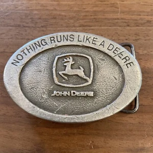 Nice Used JOHN DEERE Belt Buckle 2000 Made in USA  "Nothing Runs Like a Deere" - Picture 1 of 3
