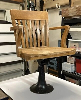 RARO ANTIGUO SILLÓN GIRATORIO E INCLINABLE ROBLE BARRA ATORNILLADA JURADO HIERRO FUNDIDO BASE PESADA Foto 1 de 4