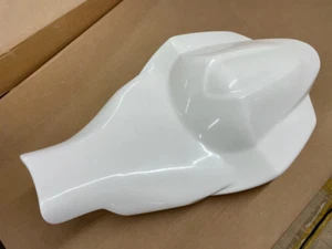 Suzuki GSXR 1000  (2007-2008)  Fiberglass Superbike seat w/o anti draft panel - Picture 1 of 5