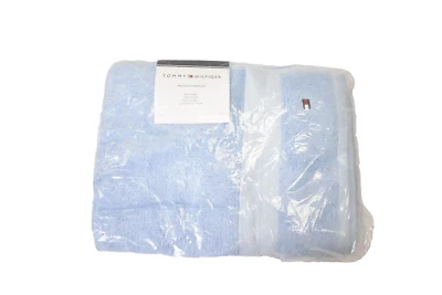 Toalla de baño Tommy Hilfiger azul niebla moderna americana de algodón liso 30" x 54" Foto 1 de 4