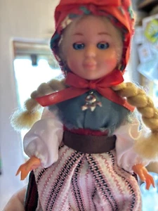 Swedish Svensk Folkdrakt Original Handarbete Doll Blinking Eyes 6” Tall Sweden - Picture 1 of 4