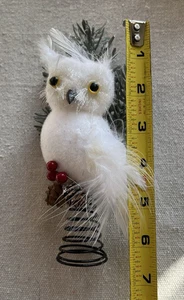 Topper de árbol de 6 1/2" con búho blanco flocado y emplumado - Imagen 1 de 4