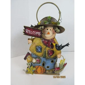 Candelabro de metal con linterna de espantapájaros para decoración de cosecha de otoño - Imagen 1 de 7