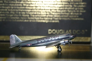 Gemini Jets 1:200 Delta Air Lines Douglas DC-3 NC28341 (G2DAL171) Model Plane - Picture 1 of 9