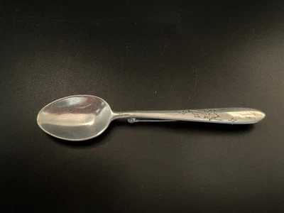 Broche colher miniatura padrão folhas de outono esterlina Reed & Barton 2 7/8" - Imagem 1 de 3