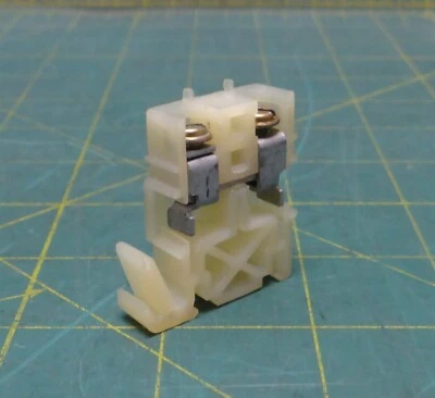 Square D 9080-GB3 Series A Terminal Block, 300 Volt, 8-22 AWG, 1.35" Width - Image 1 of 4