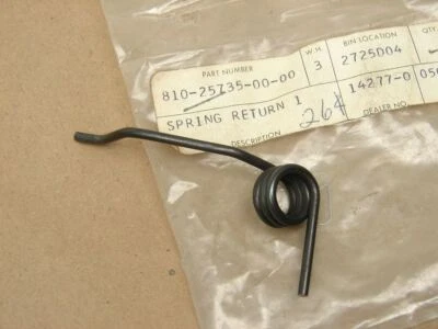 De colección Nuevo de Lote Antiguo OEM Yamaha SW396 GP396 SL292 SL338 SM292 Resorte de Retorno 810-25735-00 Foto 1 de 3