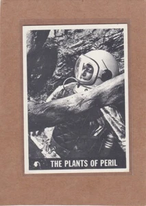 1966 TOPPS LOST IN SPACE THE PLANTS OF PERIL #37 EX/EX+ *A29344 - Picture 1 of 1