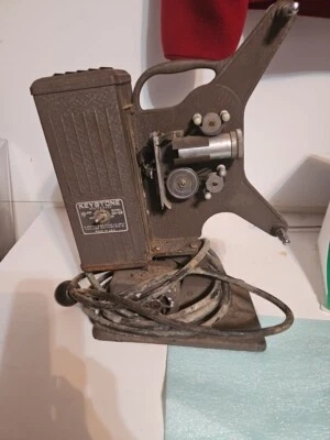 Projetor vintage Keystone 16mm modelo CU-26 - Imagem 1 de 2