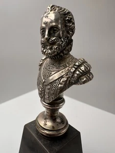 Cachet en bronze argenté Henri IV en buste époque XIXe siècle ordre de St Louis - Foto 1 di 12