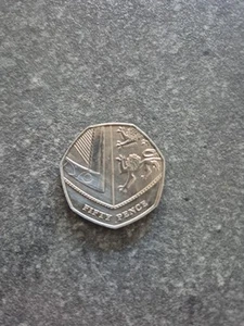 Raro 50p Royal Sheild Of Arms-2019 + Reino Unido Rápido 🇬🇧 ¡Entrega! - Imagen 1 de 2
